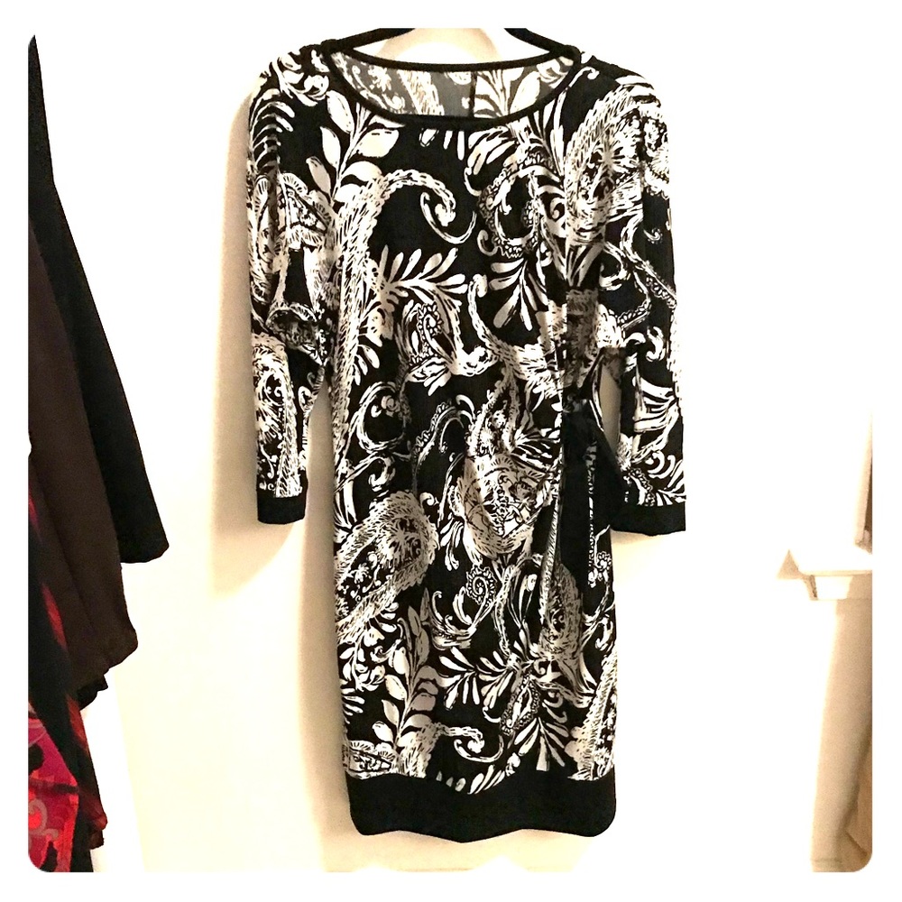 Black and white patterned dress